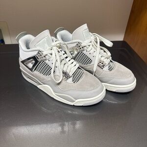 Jordan 4 Retro Frozen Moments